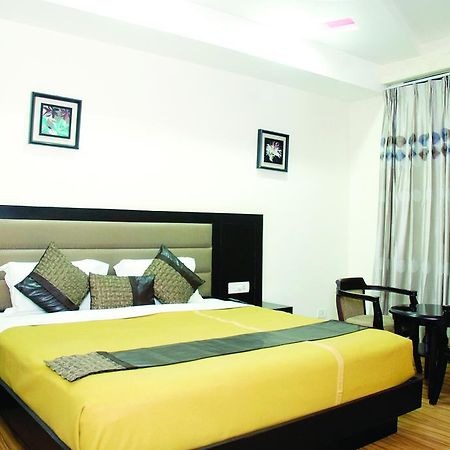 Hotel Orbit 34 Chandigarh Ngoại thất bức ảnh