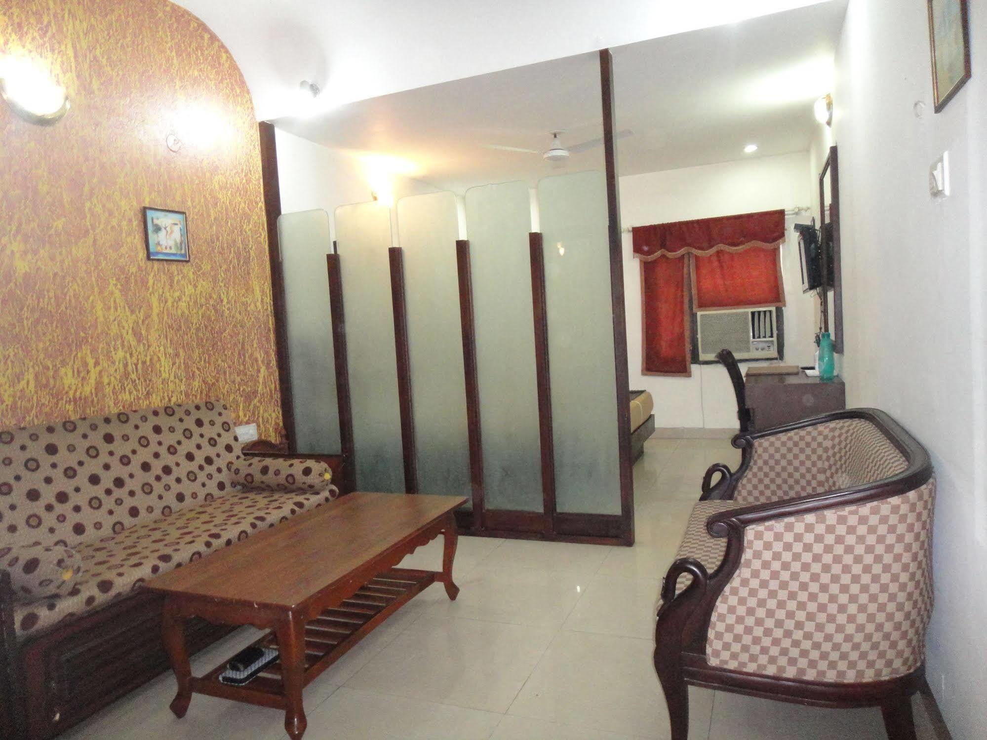 Hotel Orbit 34 Chandigarh Ngoại thất bức ảnh